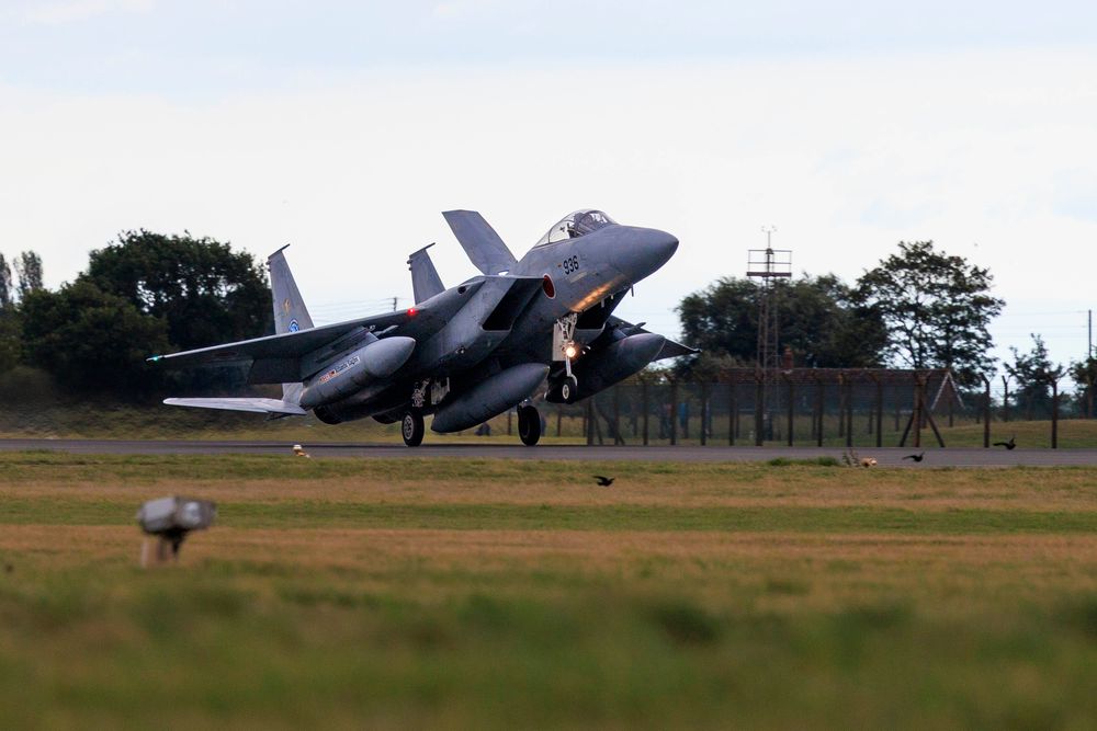 Japansk F-15J-kampfly lander på RAF Coningsby i England 18. september 2025.