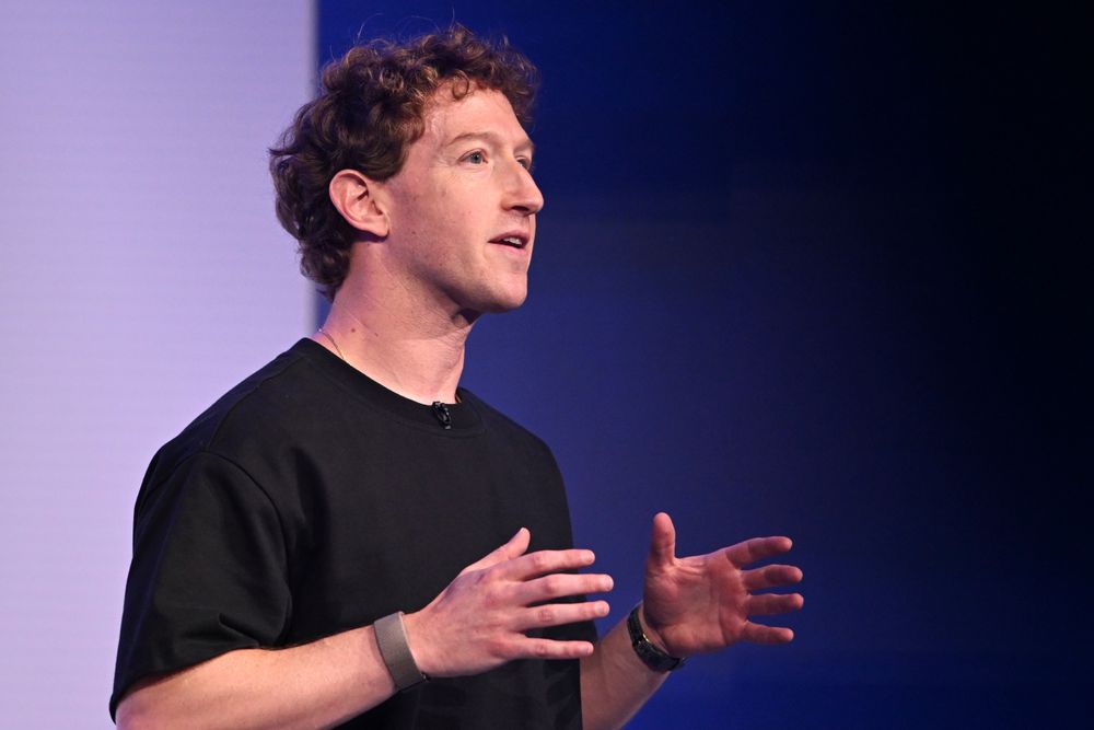 Meta-sjef Mark Zuckerberg får en tidligere ansatt som en av tre topper i sitt møtepunkt med europeisk personvernlovivning.