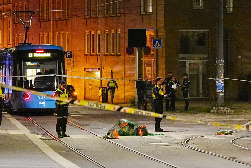 Etter at noen sprengte en håndgranat i Pilestredet i Oslo tirsdag kveld, sendte politiet ut et nødvarsel til mobiler i nærheten. Men det dukket ikke opp hos alle.