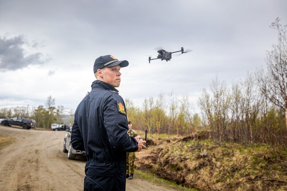 Både Politiet og Forsvaret deltok med dronepiloter under den første Jammertesten for totalforsvaret i Setermoen skytefelt.