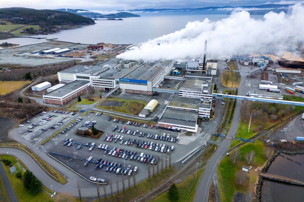 Norske Skogs fabrikk på Skogn er en av fire i Europa som produserer blant annet trykkpapir.