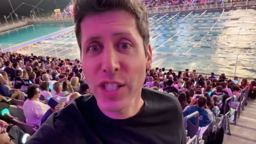 Open AI har lansert Sora 2. Her har sjefen Sam Altman plassert seg selv i en scene generert med den nye KI-videogeneratoren.