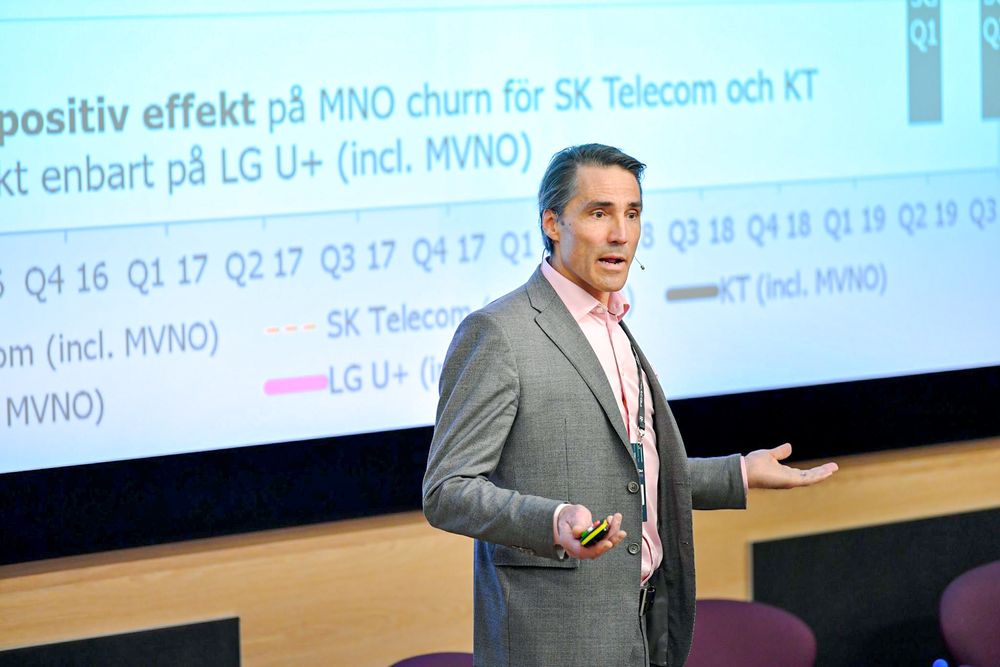 Fredrik Jungermann i analyseselskapet Tefficient sier mobilbransjen hvert år bruker 15 prosent av omsetningen for å bevare antallet kunder.