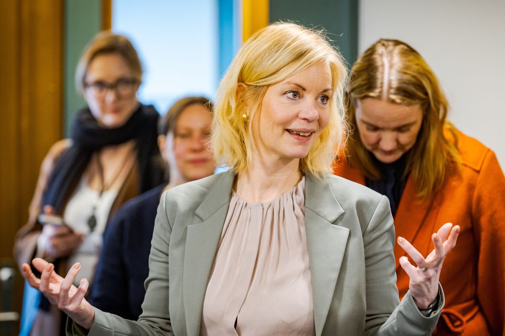 – Prioriteringene har vært harde og vanskelige, sier statsråd Sigrun Aasland. Bildet er fra et besøk ved Universitetet i Oslo tidligere i år.