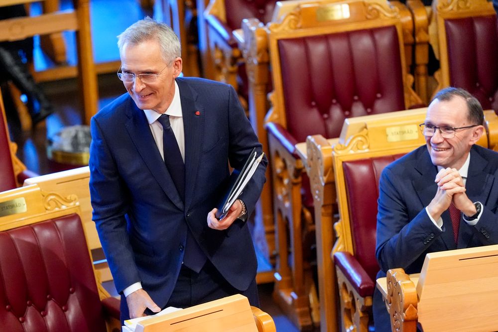 Finansminister Jens Stoltenberg og utenriksminister Espen Barth Eide før finanstalen i Stortinget.