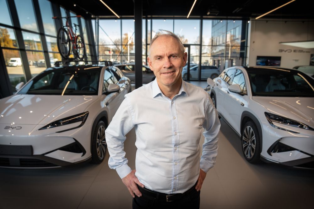 Frank Dunvold, som er direktør i bilimportøren RSA, tror høyere avgifter på elbiler vil gjøre nye bilmerker fra Kina mer attraktive i det norske markedet.