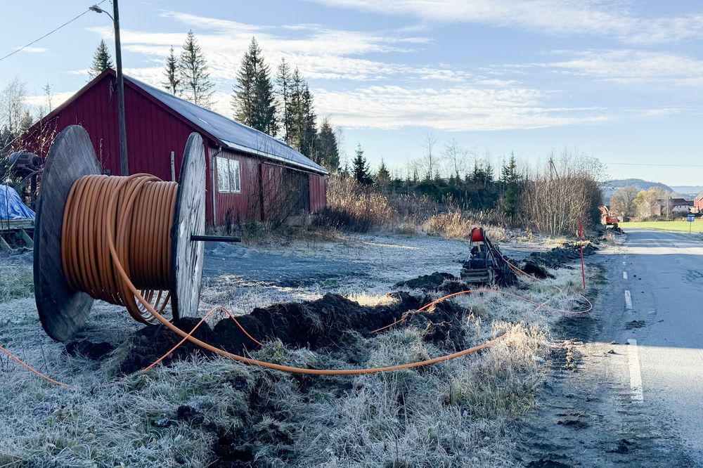 Bildet er tatt under strekking av fiberrør ved Bratsberg øst i Trondheim kommune.