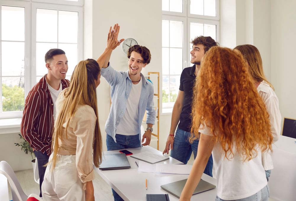 – Vi ser at team med unge ansatte raskt tar i bruk slike verktøy, og drar resten av organisasjonen i en mer effektiv retning, skriver Maren Mjaatvedt i HP.