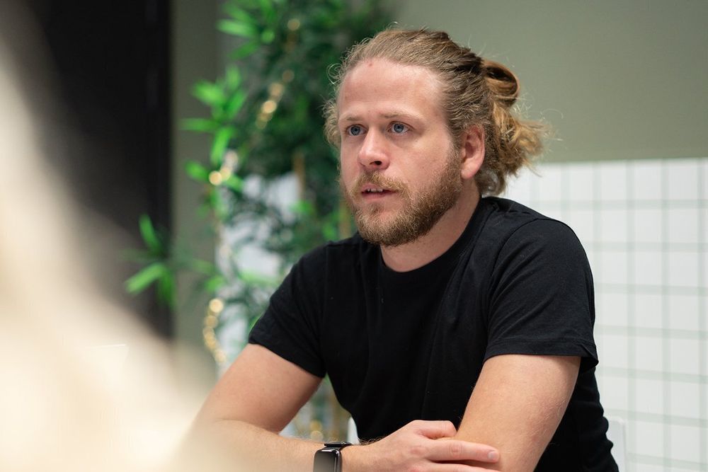 Daglig leder Sigurd Heggemsnes i Kult Byrå sier det har vært et gjennomgående problem at det offentlige ikke har villet bruke lærlinger på kontrakter.