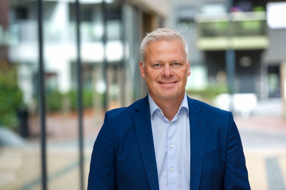 Atle Knudsen i Å Energi solgte seg ut av Eco Stor i Tyskland, selv om markedet for batterilagring er på vei oppover. Det gir midler til å investere i vannkraft og strømnett.