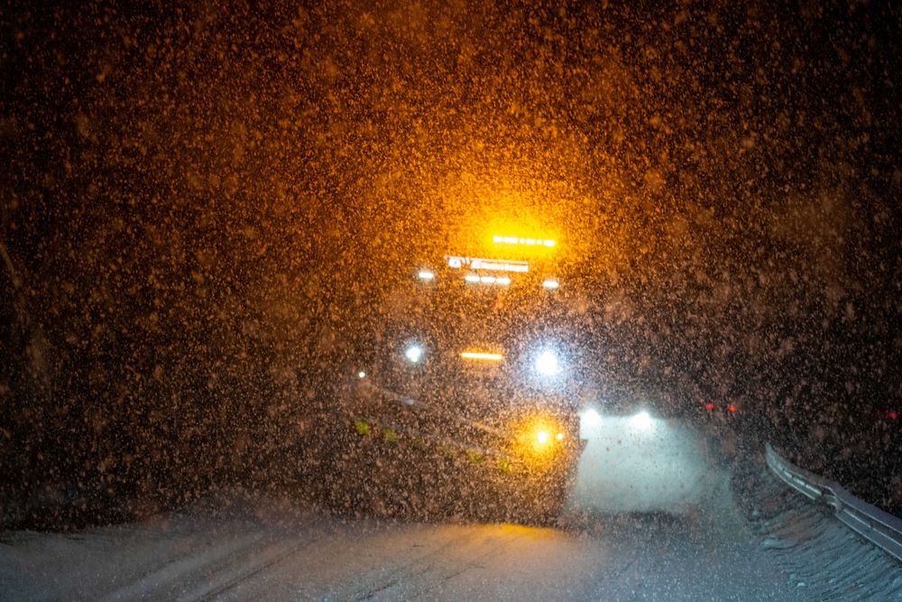 Statens vegvesen skal prøve ut en egen kolonnekjøring for for tungbiler på E134 over Haukelifjell. Med krevende forhold over fjellet, blir det strenge krav til både kjøretøy og sjåfør for å bli med.