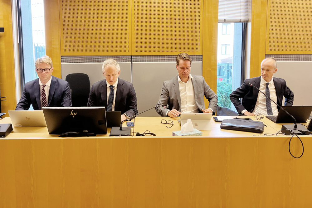 Statens benk i NH90-saken: Juridisk direktør Christian Mikkelsen (t.v.) i Forsvarsmateriell, advokat Jørgen Vangsnes fra Wikborg Rein, advokat Ole Kristian Rigland fra Regjeringsadvokaten og advokat Ola Nisja fra Wikborg Rein.