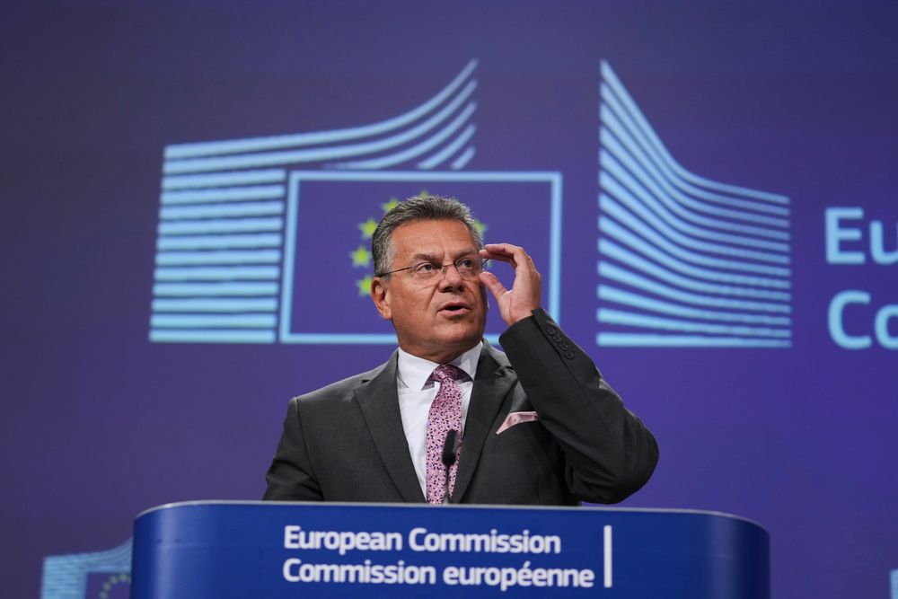 EUs mektige handelskommissær Maros Sefcovic har gått ut i sosiale medier og bedt EU-landene stemme for å innføre toll på jernlegeringer.