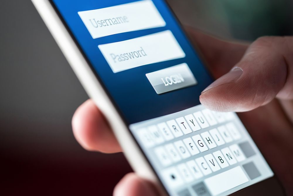 Ekspertene mener det er trygt å bruke åpne nettverk. Telenor er uenig og fastholder at du bør styre unna.