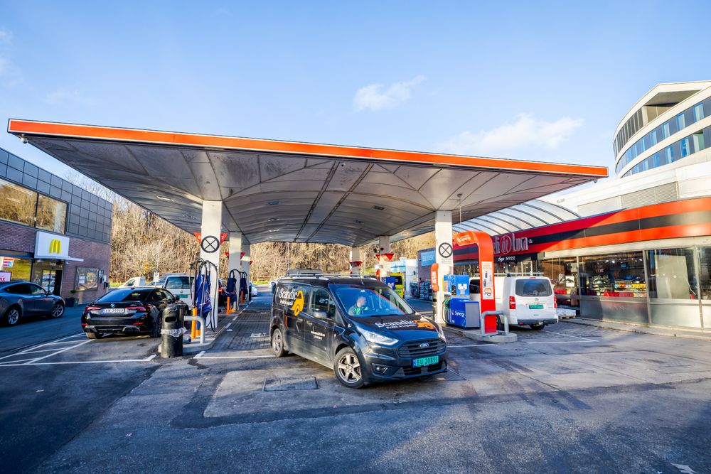 Antallet bensinstasjoner reduseres stadig.