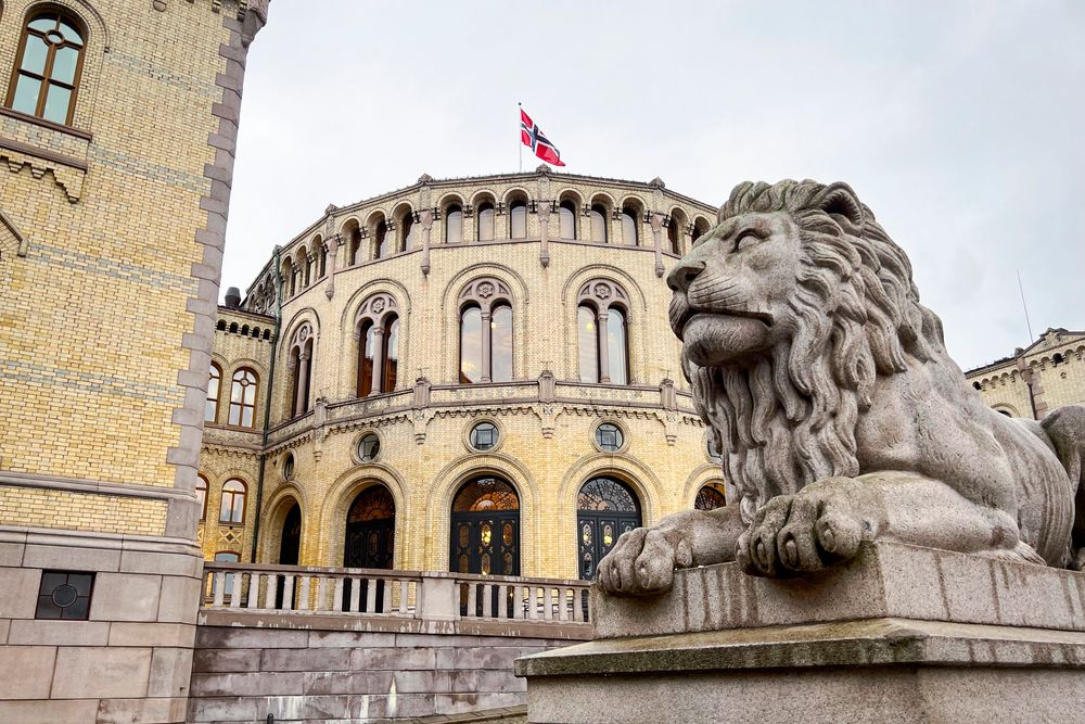 Det er Stortinget som avgjør støtten til bredbånd, men akkurat nå ligger det inne en støtte til bredbånd på 125 millioner kroner i statsbudsjett-forslaget fra de tre samarbeidspartiene, Ap, Sp og Rødt.