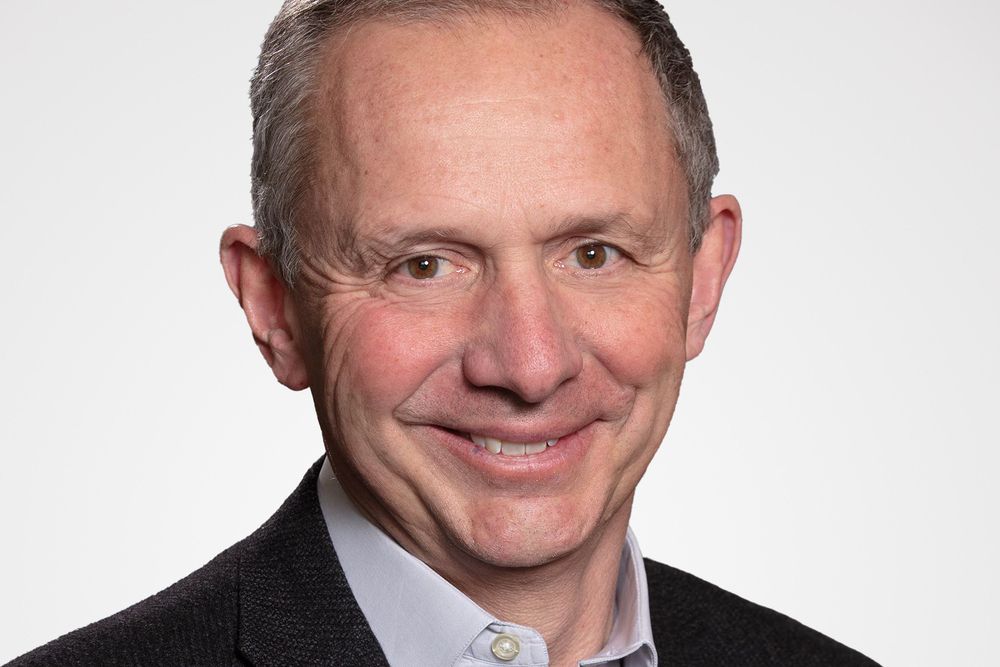 HP-sjef Enriqe Lores har planer om å erstatte en stor andel av selskapets ansatte med KI.