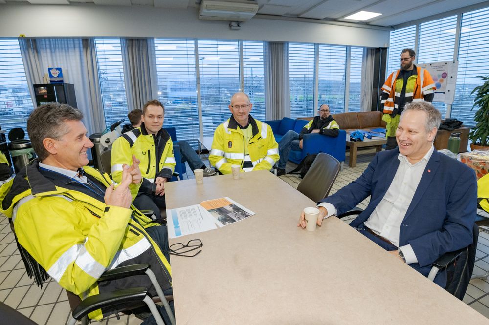 Henning Bråtebæk, konserndirektør for drift og vedlikehold i Bane Nor, krysser fingrene for en problemfri vintersesong for jernbanen. 