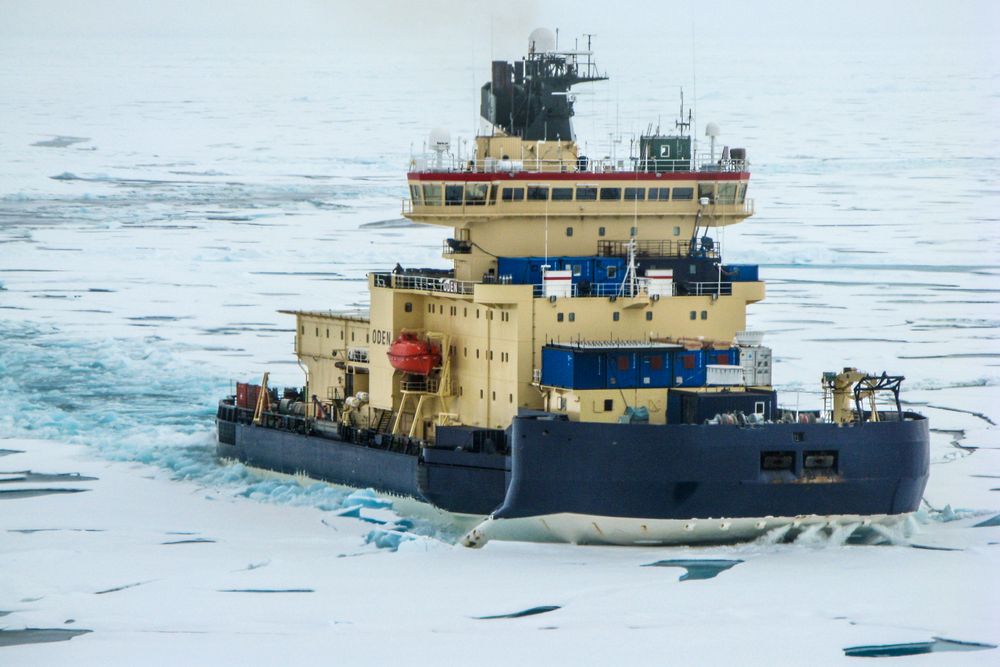 Noen av de 58 millioner kronene EU har gitt til Polar Connect-prosjektet skal brukes til havbunnundersøkelsene den svenske isbryteren Oden skal foreta langs den planlagte kabeltraseen. Trinn to av planleggingen skal gjøre partnerne klare til å bestille de rundt 11.000 kilometerne med kabel som trengs.