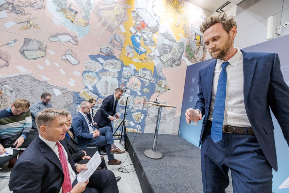 Pressekonferanse om Utsira Nord med energiminister Terje Aasland. Geir Ramnefjell, myndighetskontakt i Deep Wind Offshore på scenen.