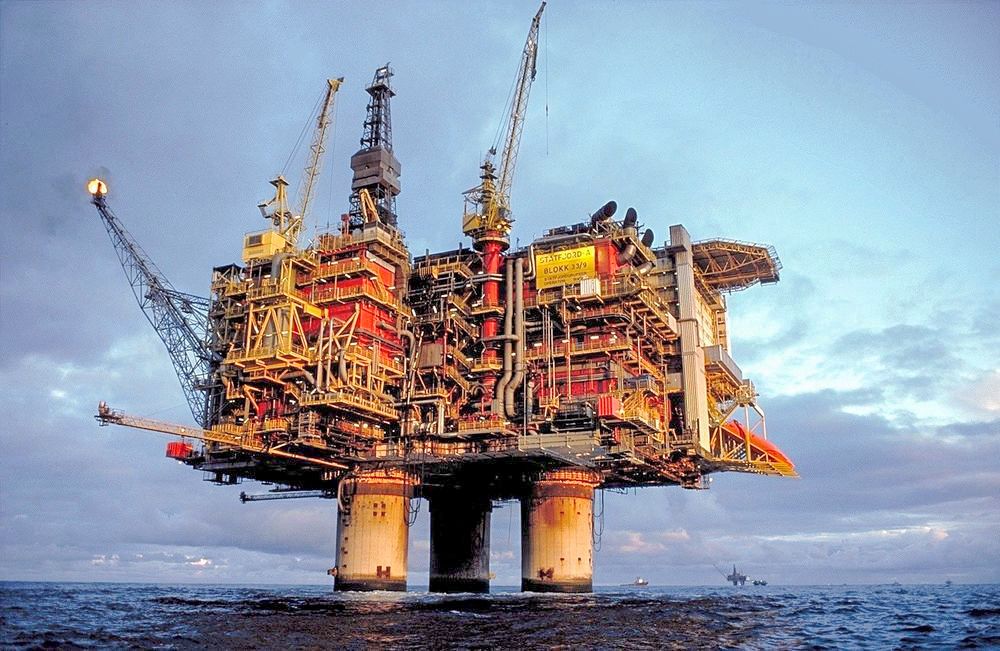 Statfjord-feltet er det største feltet på norsk sokkel noensinne, men har produsert siden 1979, og det er nå kun snakk om å hente de siste mulige restene ut fra feltet. Samtidig er det det største utslippspunktet på sokkelen.