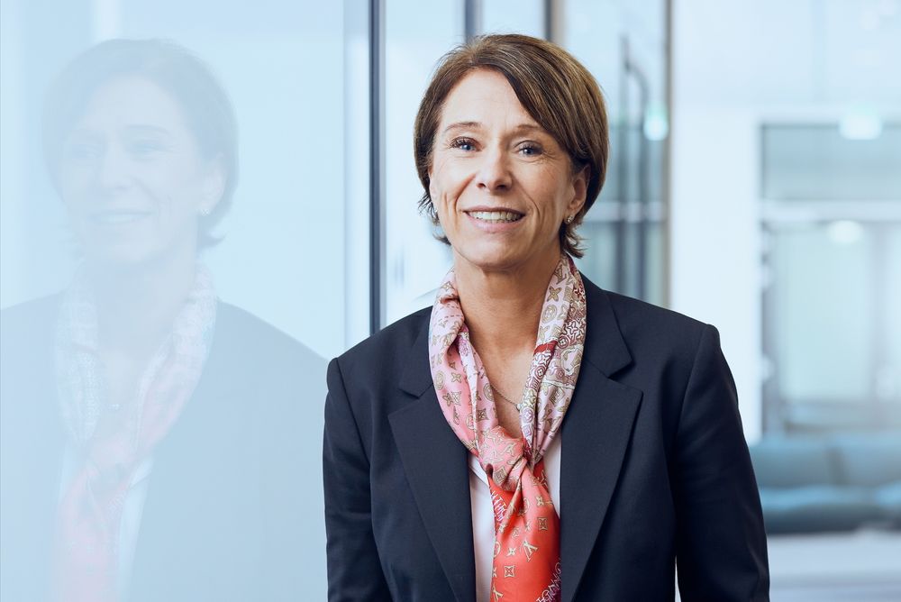 Liv Fiksdahl fikk fra en lederstilling i konsulentselskapet Capgemini. Nå er hun på plass som sjef for Cyberforsvarets IT-avdeling, og har en klar ambisjon om å kutte konsulentbruken.