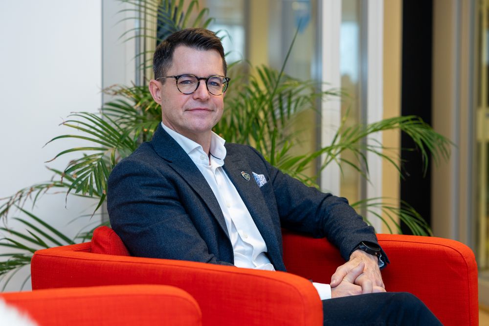 – Den raske utviklingen i markedet gir nye forventninger til IT-lederen som en strateg som rettleder virksomheten rundt hvilke muligheter og begrensninger som kommer med KI, mener Jens Conradi i Salesforce.