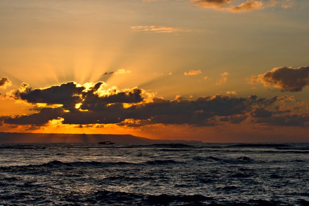 Otec-teknologien (Ocean Thermal Energy Conversion) forvandler lagret solenergi i havet til elektrisitet eller energibærere.