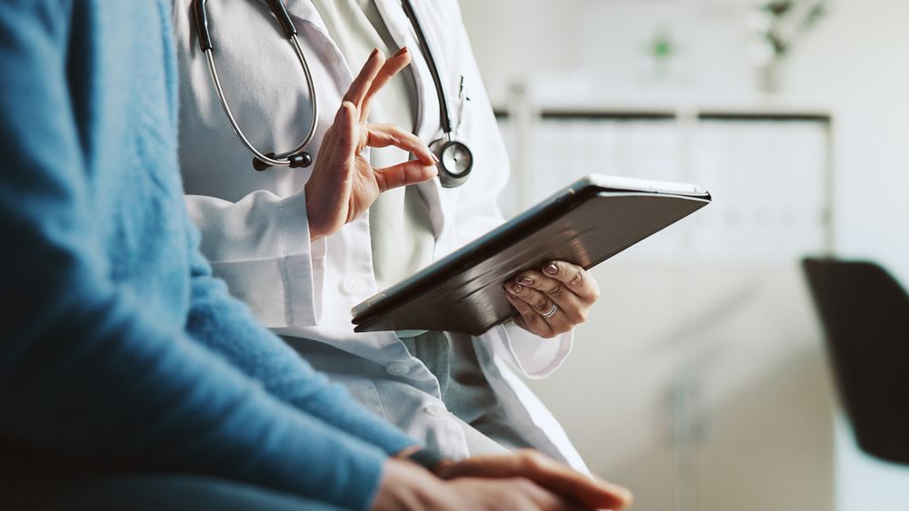 Den nye Chat GPT-tjenesten skal ikke erstatte menneskelig helsepersonell, sier Open AI.