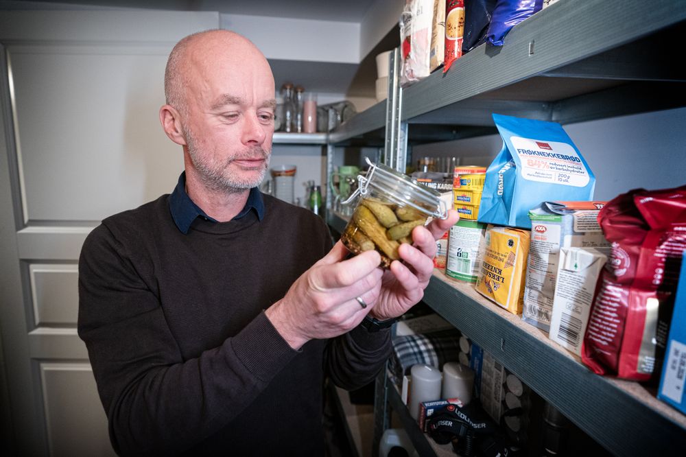 Tore Kamfjord (DSB) har produsert sylteagurker til beredskapslageret sitt.