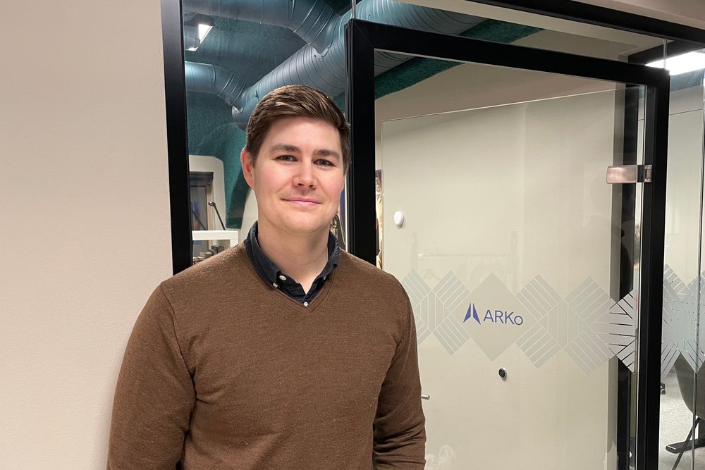 Daglig leder Nicolai Buanes i Arko AS står overfor en digital gåte etter at selskapet ble utpekt på det mørke nettet uten at noen finner spor etter inntrengere.