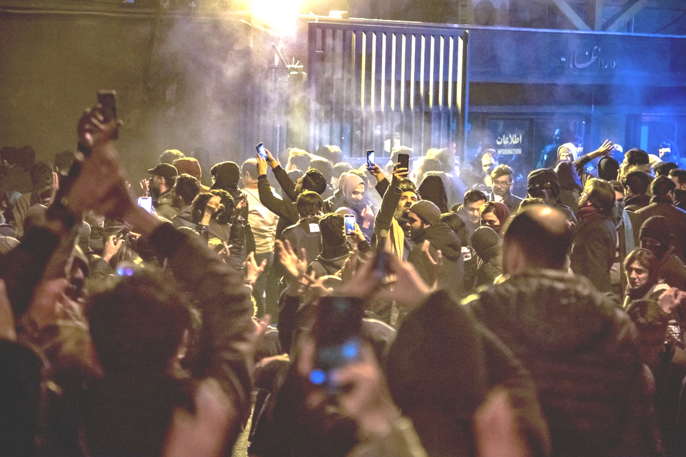 Iranere tar i disse dager til gatene for å demonstrere deres misnøye med styresmaktene.