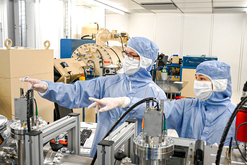 Finans, KI, energi- og helsesektoren – alle har behov for kvantekunnskap. Bildet er fra UiOs Minalab.