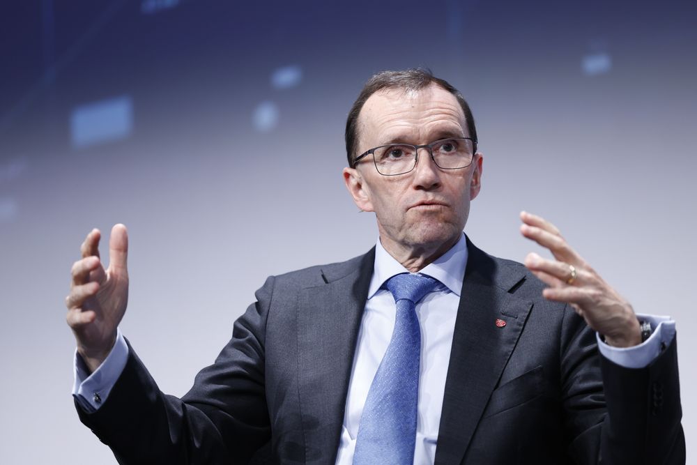 Regjeringen vurdere om Norge skal gjøre som blant annet Canada og Frankrike og styrke den diplomatiske tilstedeværelsen på Grønland, ifølge utenriksminister Espen Barth Eide