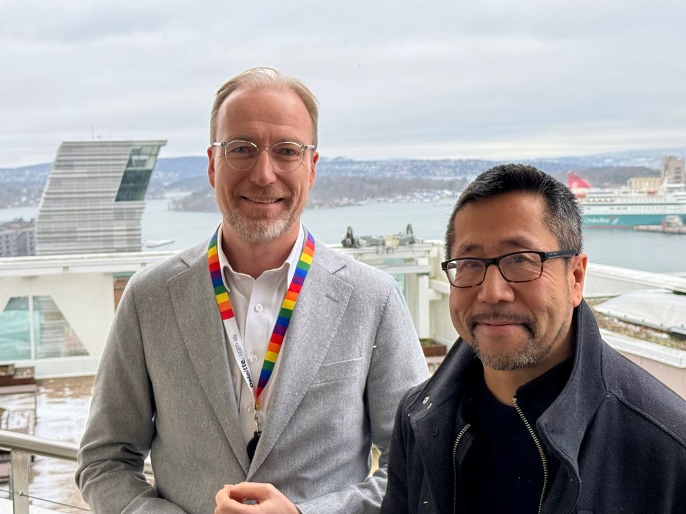  Joachim Gullaksen (t.v.) i Deloitte inviterte nylig London-kollega Paul Lee til Oslo for å fortelle om teknologitrendene selskapet ser for seg vil råde i 2026. 