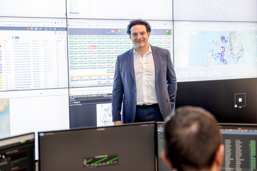 Tampnets administrerende direktør, Elie Hanna, i selskapets operasjonssentral, som nå vil bli utvidet med landanlegg i tillegg til de rundt 450 offshoreinstallasjonene  som befinner seg i selskapets nettverk.