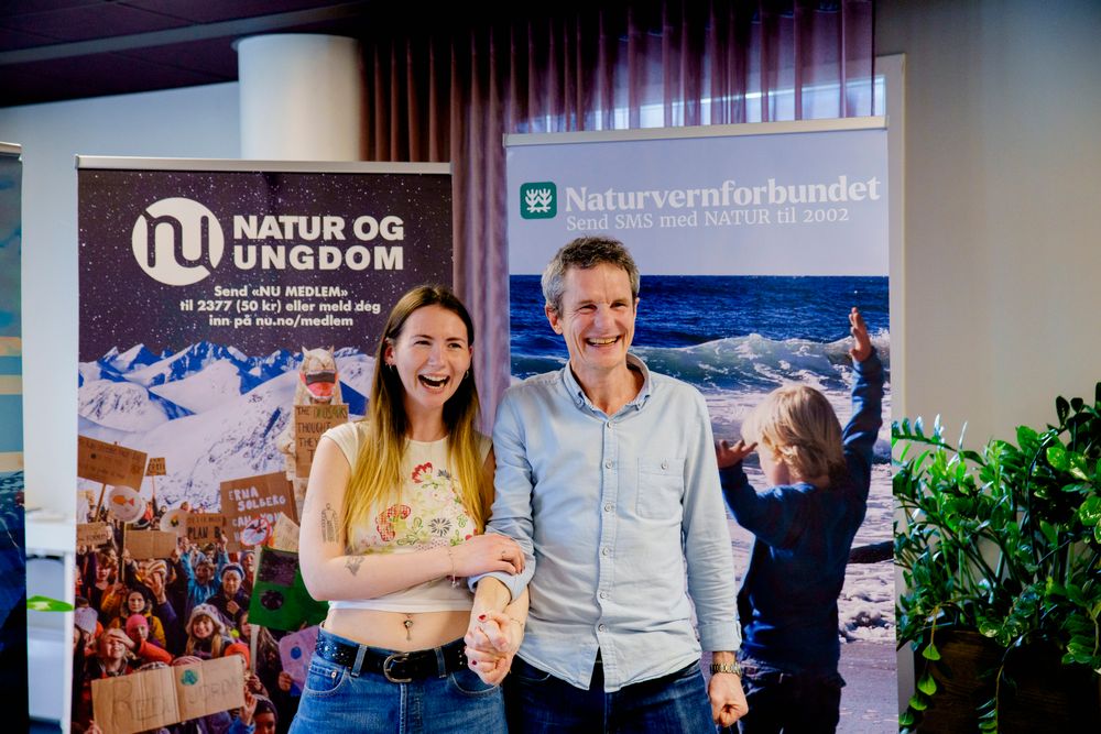 Leder i Natur og Ungdom, Sigrid Hoddevig Losnegård, og leder i Naturvernforbundet, Truls Gulowsen etter at Efta-domstolen ga miljøorganisasjoner medhold i Førdefjorden-søksmålet.