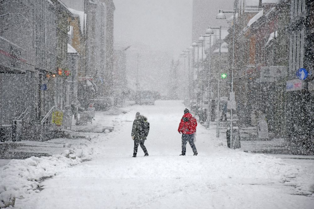 Storgata i Tromsø. Kaldt vær har gitt uvanlig høye strømpriser i nord.