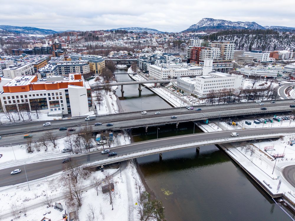 Fredag ble det kjent at å skifte ut bruene i Sandvika vil koste 14 milliarder kroner. 