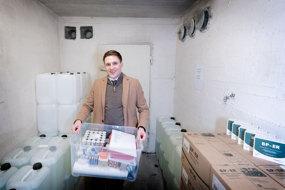 Styreleder Joakim Embret Holtsmark stiller med eget beredskapslager for beboerne.