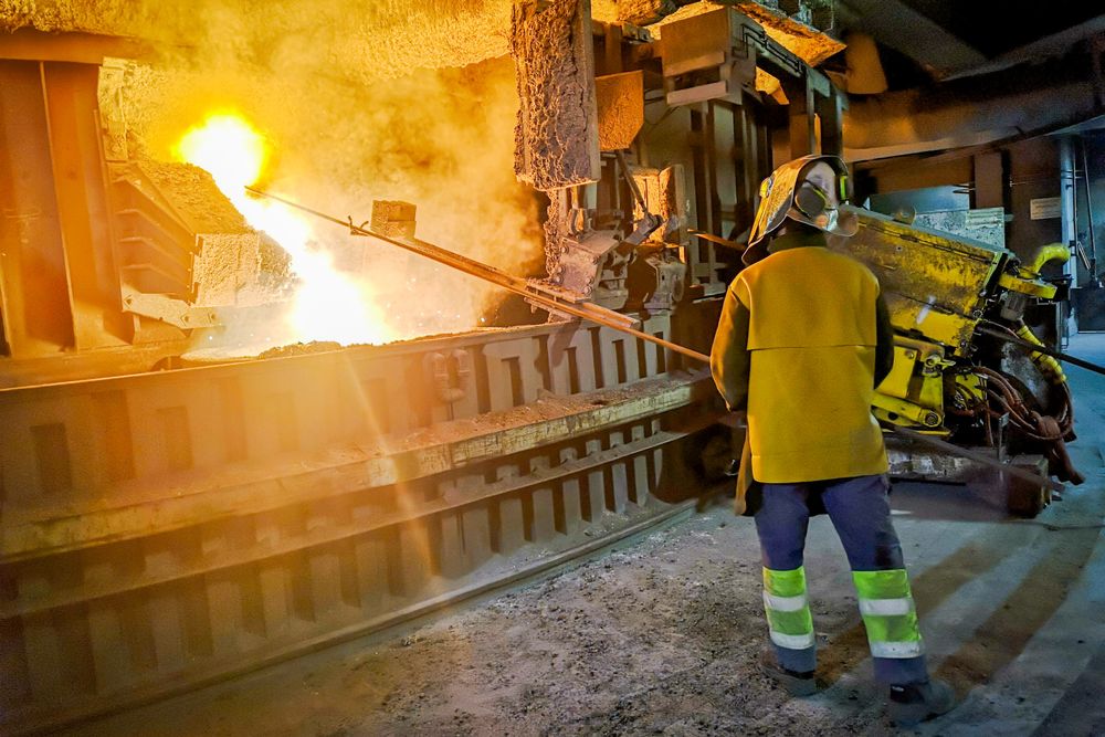 Elkem selger silikonvirksomheten til sin kinesiske hovedeier Bluestar. Bildet er fra Elkems ferrosilisiumverk i Mo i Rana.