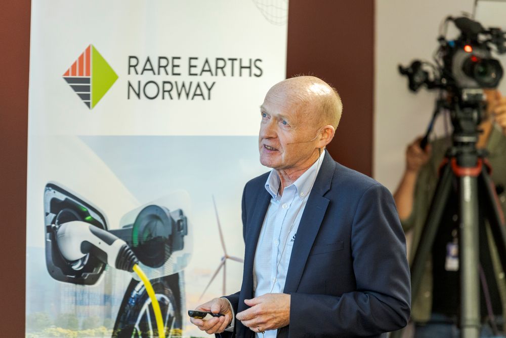 Daglig leder i Rare Earths Norway, Alf Reistad, har reist til den europeiske Sikkerhetskonferansen i München for å snakke om potensialet for produksjon av sjeldne jordarter fra Fensfeltet i Telemark. 