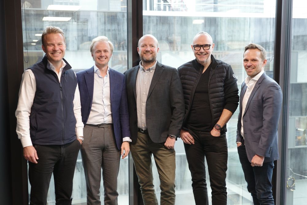 Investeringsselskapet Monterro går inn som hovedeier i norske Qondor for å rulle ut plattformen globalt. Fra venstre: Nils Olsson (styreleder), Andreas Eiden (medgründer), Nils Olav Rislå (daglig leder), Mård Askim (medgründer) og Christian Walther (investeringsansvarlig).
