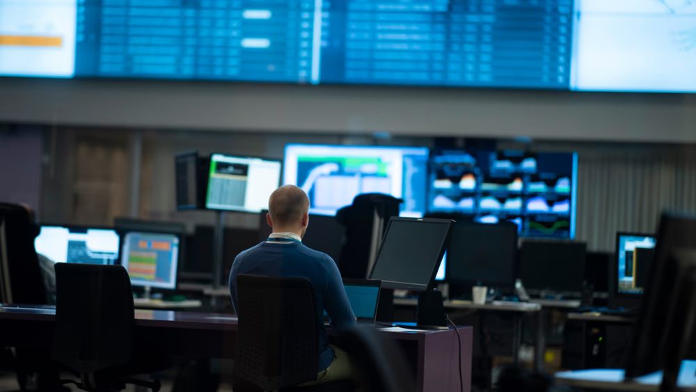 Telenor overvåker trafikken i nettet sitt, og finner fremdeles mange grunnleggende sikkerhetsproblemer. Bildet viser Telenors driftssenter. 