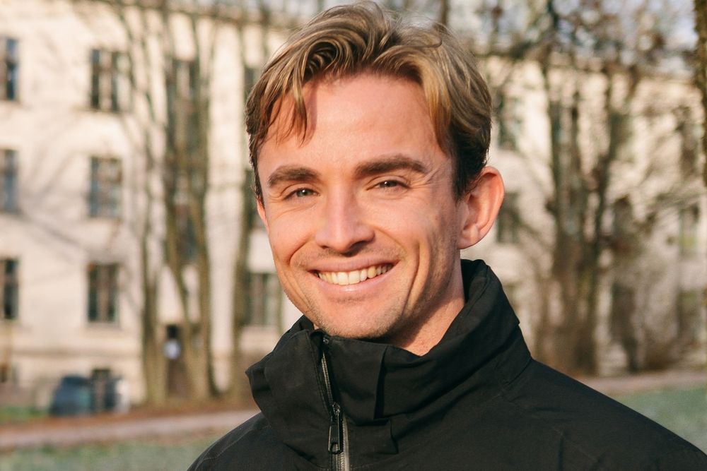 – Forskjellen på å konsumere en KI-tjeneste over et API og å drifte alle leddene selv — talegjenkjenning, språkmodell, applikasjonslaget — er fundamental, skriver Anders Tasken i Vidd Medical.