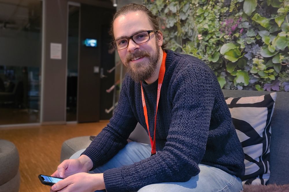 − Amerikanerne skal ikke kunne skru av bryteren, så bryter norsk foreldresamarbeid sammen, sier far og utvikler Simen Sørbøe Klommestein.