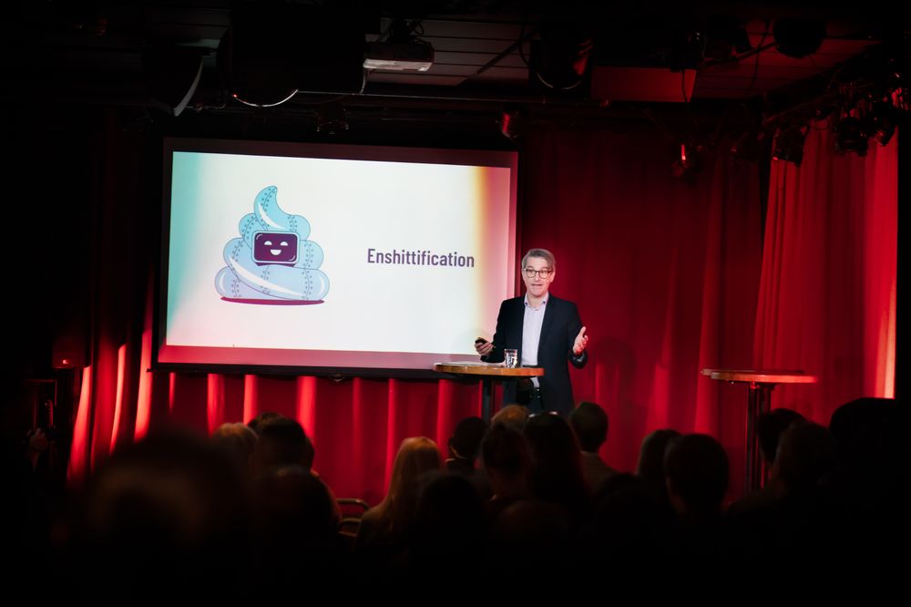 Verken regulering, håndheving eller forbrukermakt har vært nok til å fikse drittifiseringen av digitale løsninger, mener Finn Lutzov-Holm Myrstad i Forbrukerrådet.