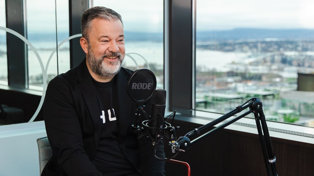 Podkasten KI-praten holder deg oppdatert på utviklingen innen kunstig intelligens. Hør samtalene med Caspar Lund, leder for kunstig intelligens i Sopra Steria, og flere KI-eksperter i selskapet.