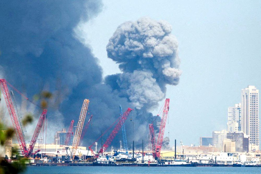 Bombenedslag i Bahrain 28. februar. Iran har angrepet et Amazon-datasenter i landet.