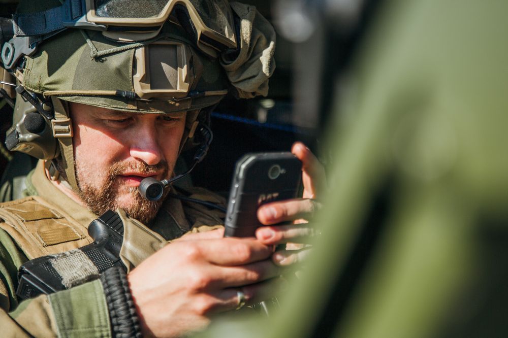 Northcom og Forsvarsmateriell har inngått en rammeavtale verd 480 millioner kroner om levering av kommersielt 5G- og radioutstyr. Dette illustrasjonsfotoet er tatt under øvelse Bold Quest i Bjerkvik i 2019, og viser ikke de spesifikke modellene som Northcom kommer til å levere.